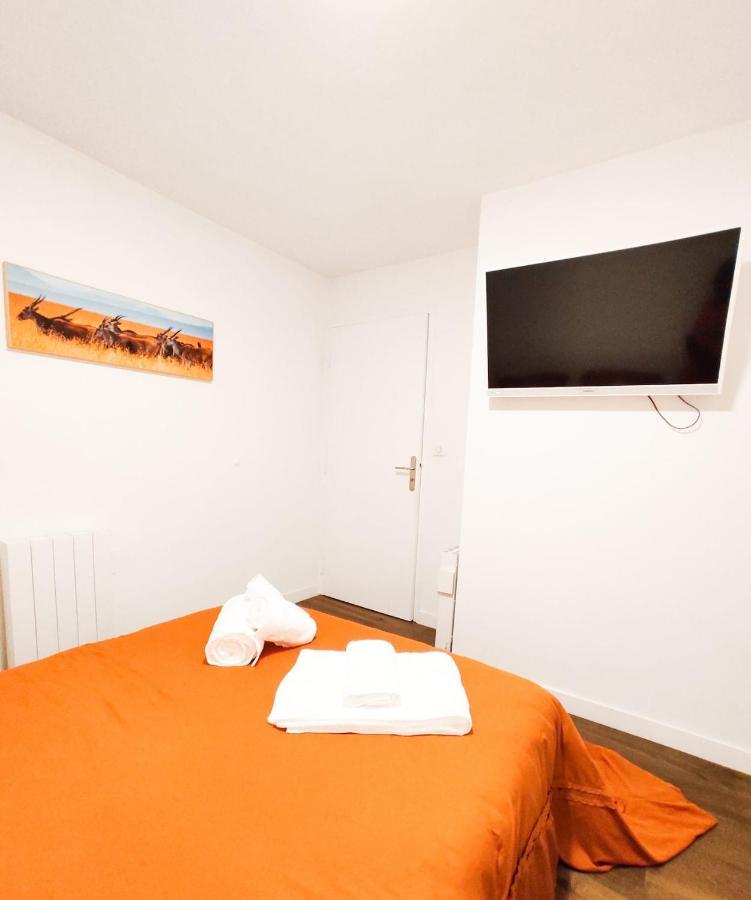 T3 Au Centre Ville Avec Balcon, Parking Gratuit Quimper Exterior photo